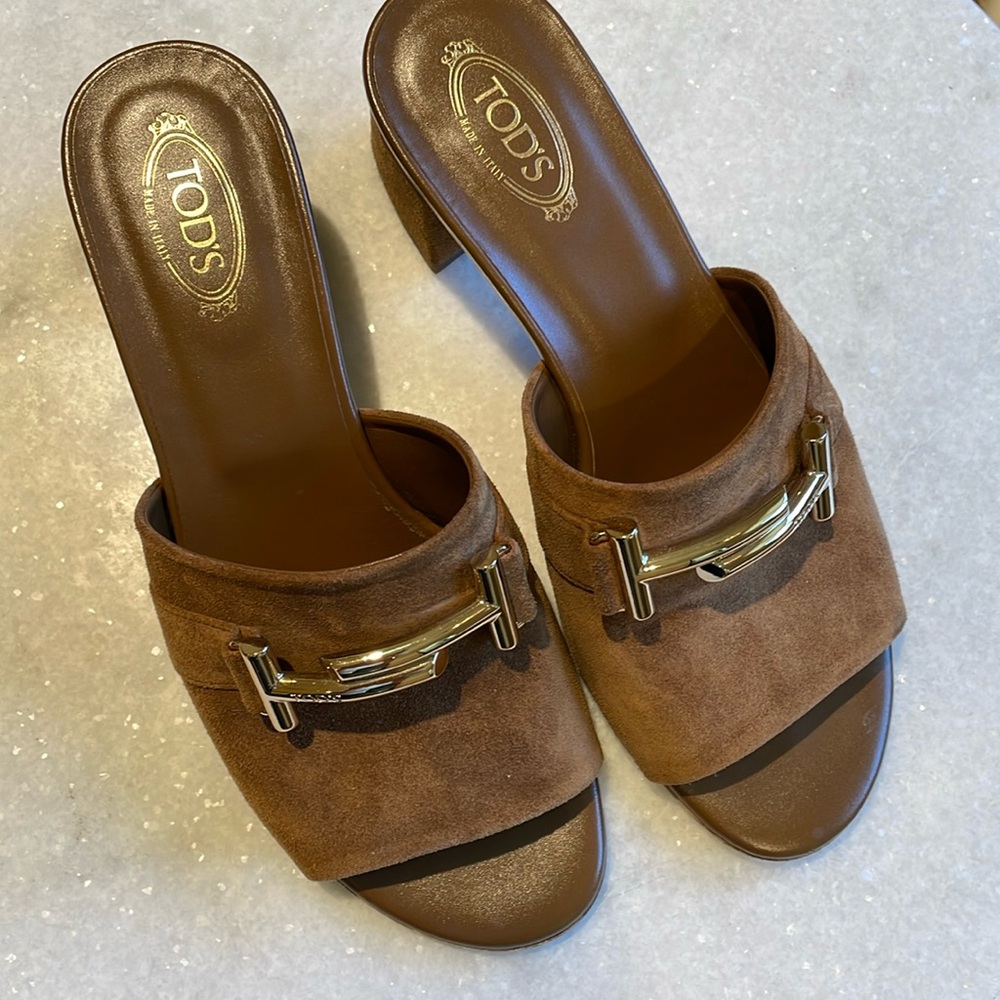 Tod’s suede slides